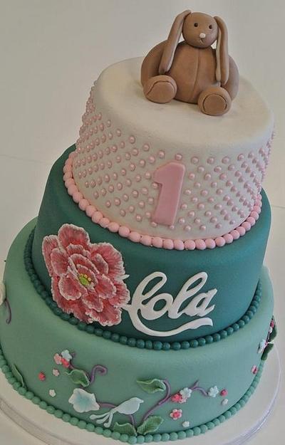 A cake for Lola!  - Cake by KimsSweetyCakes