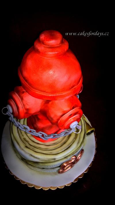 Red hydrant - Cake by trbuch