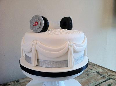 Diamante Dr Dre Beats Headphone cake - Cake by Nina Stokes
