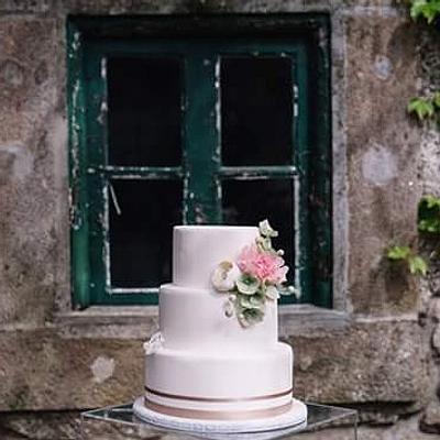 Simple and Classic wedding cake - Cake by Essência do Bolo