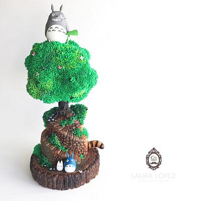 Studio Ghibli Cake Collaboration: My Neighbor Totoro by Laura López  - Cake by Laura López by Sr. Pastel
