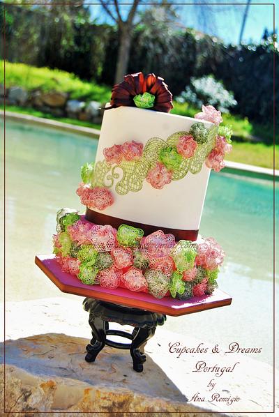 "RUNWAY LACE" - CAKE CENTRAL MAGAZINE -  VOL.6 ISSUE 2 - Cake by Ana Remígio - CUPCAKES & DREAMS Portugal