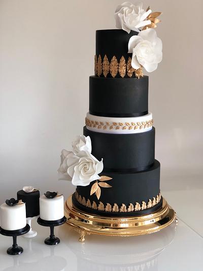Noir et blanc - Cake by Hamilton’s Cakes