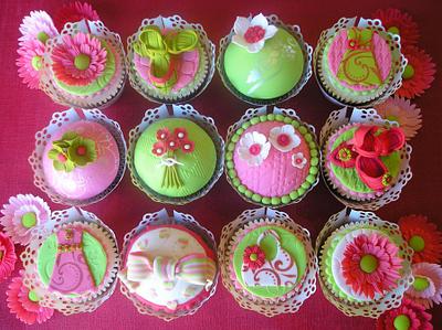 Summer Brights Cupcakes - Cake by Fantasy Cakes and Cookies