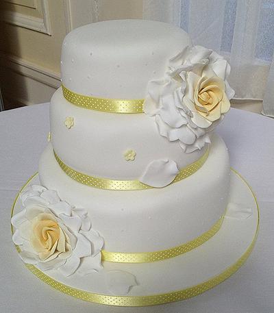 lemon rose cake - Cake by The lemon tree bakery 