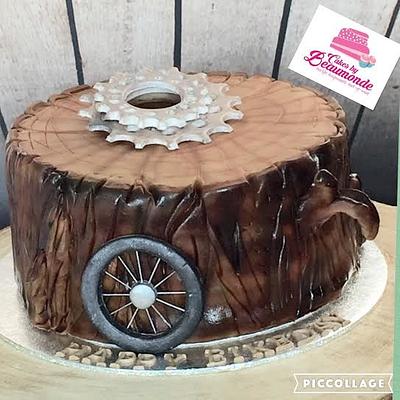 Log cake meets (parts of a) bicycle - Cake by Cakes by Beaumonde