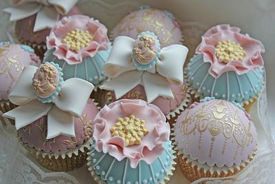 Vintage Chic Cupcakes - Cake by Cat Lawlor