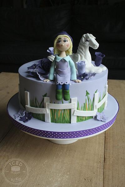 A lady & her horse :) - Cake by IcedByKez