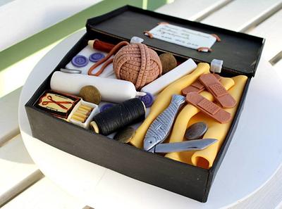 mini survival kit - Cake by Lucie Demitra