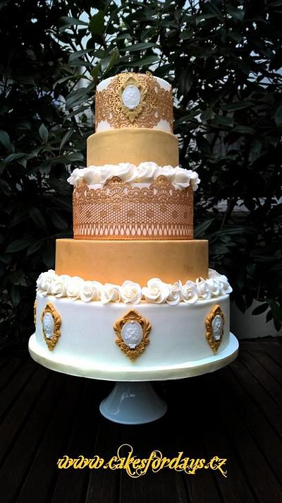 Gold  and white - Cake by trbuch