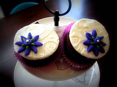 Elegant Cuppies - Cake by Jennifer Jeffrey