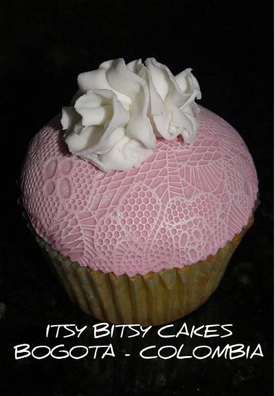 Lace cupcakes - Cake by Itsy Bitsy Cakes