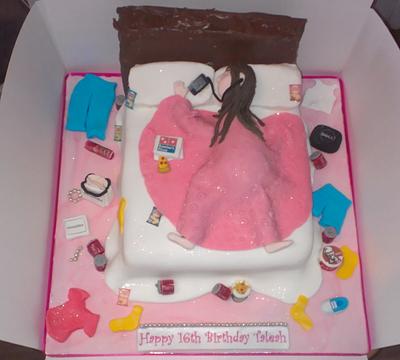 teenage girls Messy Bedroom cake - Cake by Krazy Kupcakes 