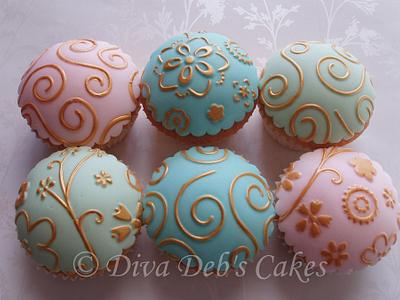 Hand Painted Embossed Fondant Topped Cup Cakes - Cake by Deborah Roberts
