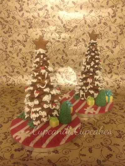 Gifts around a gingerbread tree  - Cake by Cupcandi Cupcakes