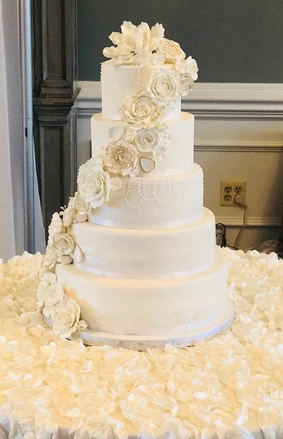 Classy Elegance Wedding Cake - Cake by Tiffany DuMoulin