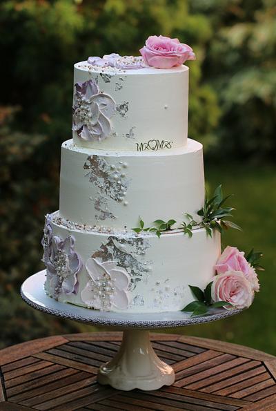 Glamour wedding cake :  - Cake by Lucya 