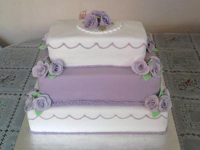purple and white - Cake by helenlouise