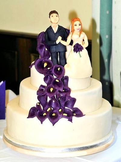 Callas Wedding Cake with Personalized Figures - Cake by Petra Boruvkova