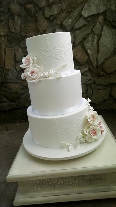 Wedding cake with roses - Cake by Ljubica Markovic