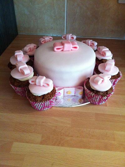 Pink and simple... - Cake by Volunteer Cake
