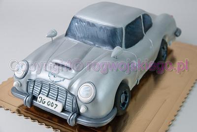 Aston Martin DB5 Cake / Tort Aston Martin James Bond - Cake by Edyta rogwojskiego.pl