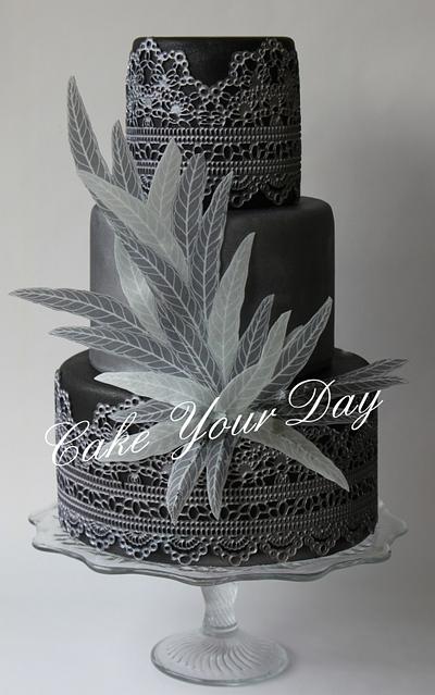 Black&Silver lace cake - Cake by Cake Your Day (Susana van Welbergen)