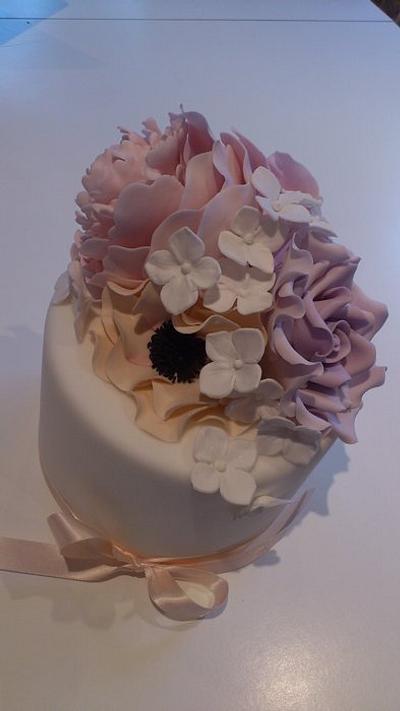 Floral cake - Cake by Rachel Nickson