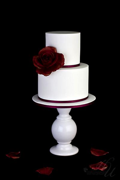 Simple Valentine's Cake - Cake by Tina Nguyen