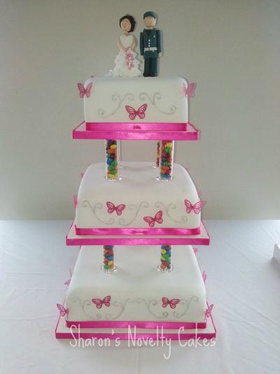 Pink butterflies - Cake by stilley