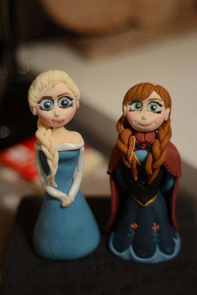 Elsa and Anna - Cake by Tilly