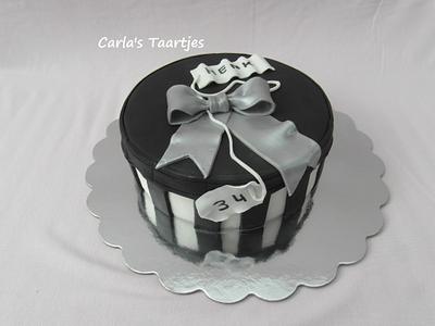 gift box for a man - Cake by Carla 