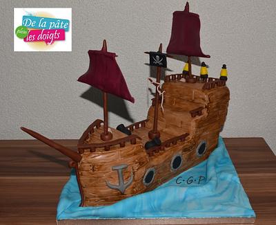 pirate ship cake - Cake by De la Pâte plein les doigts