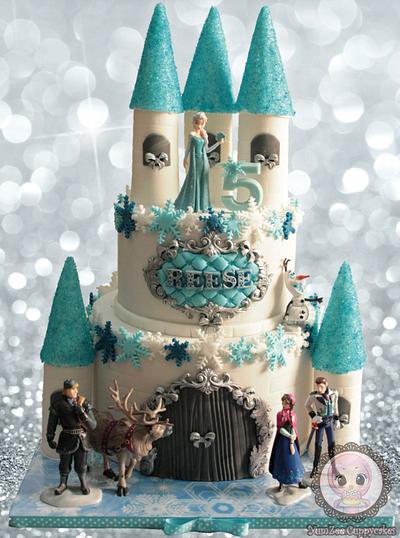 Frozen Castle cake - Cake by YumZee_Cuppycakes