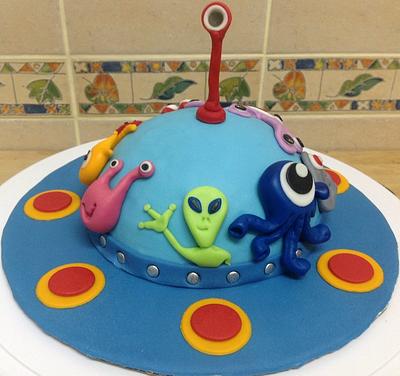 Alien Invasion Cake (Inspired by a Cake in Debbie Brown's Book:  50 Easy Party Cakes) - Cake by MariaStubbs