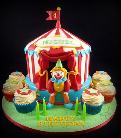 Circus Big Top - Cake by Lisa-Jane Fudge