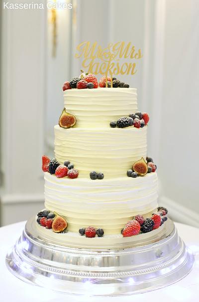 Simple knife effect buttercream cake with fruit - Cake by Kasserina Cakes