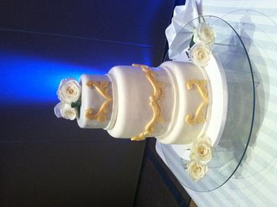 Gold and white wedding cake - Cake by Huma