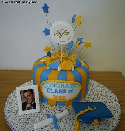 Graduation Cake - Cake by SweetCreationsbyFlor