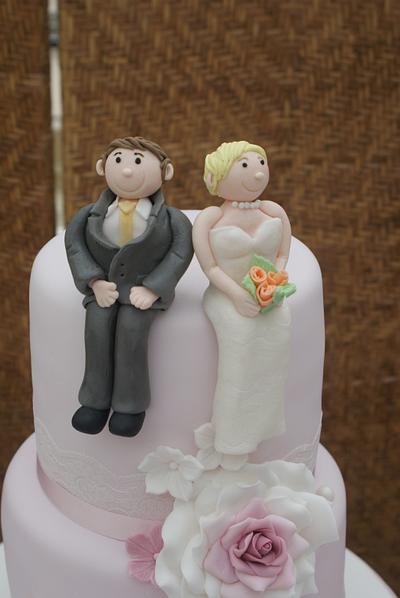 Mr & Mrs  - Cake by cakesbylulu