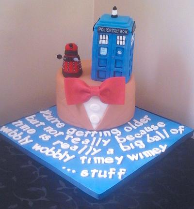 Doctor Who inspired birthday cake  - Cake by Jenn Szebeledy  ( Cakeartbyjenn_ )