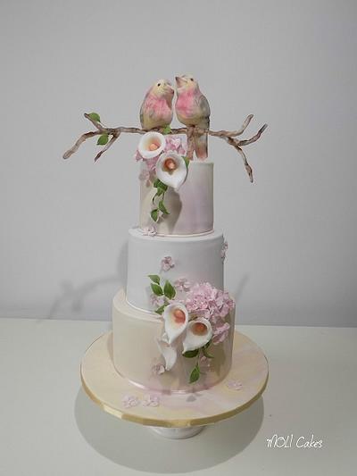 Wedding cake with birds - Cake by MOLI Cakes