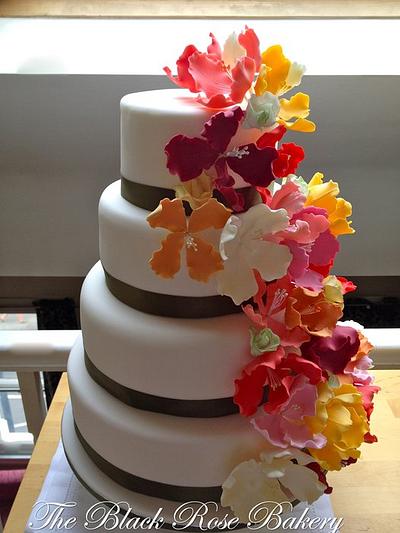 Summer Weddings are amazing - Cake by The Black Rosé Bakery Bakery