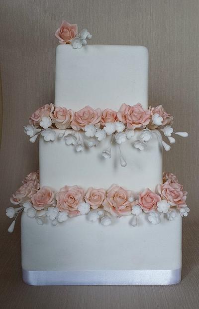 Wedding Cake with Roses - Cake by Maria