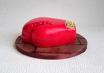 Boxing glove - Cake by Magda's Cakes (Magda Pietkiewicz)