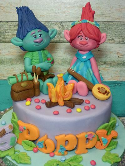 Poppy and Branch cake - Cake by eMillicake