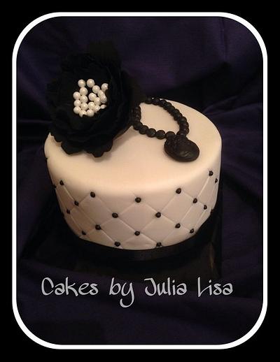 Black & White with large peony - Cake by Cakes by Julia Lisa