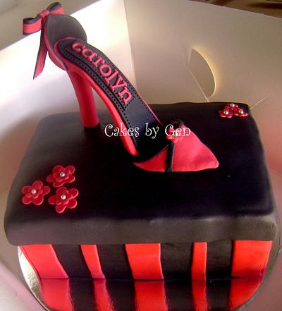 Mini Sugarpaste High heels & Shoebox cake - Cake by Gen