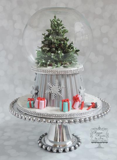 Christmas Snow Globe - Cake by Joy Thompson at Sweet Treats by Joy