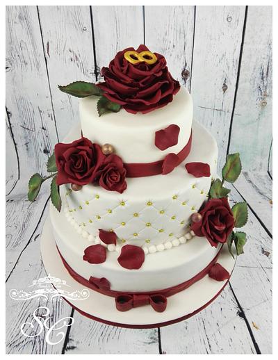 Bordeaux and White - Cake by Sandy's Cakes - Torten mit Flair